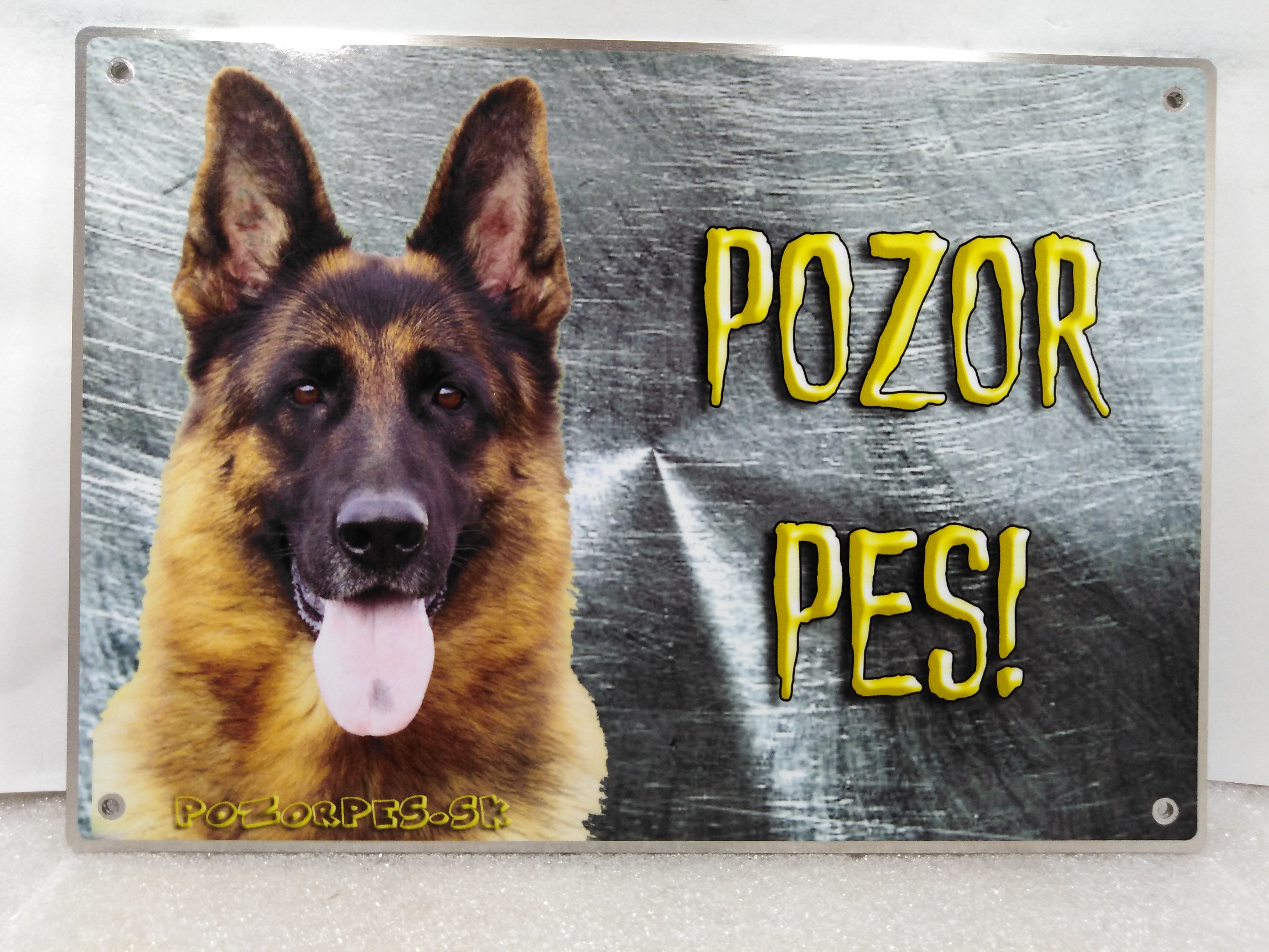 Pozorpes.sk,  výstražná tabuľka
