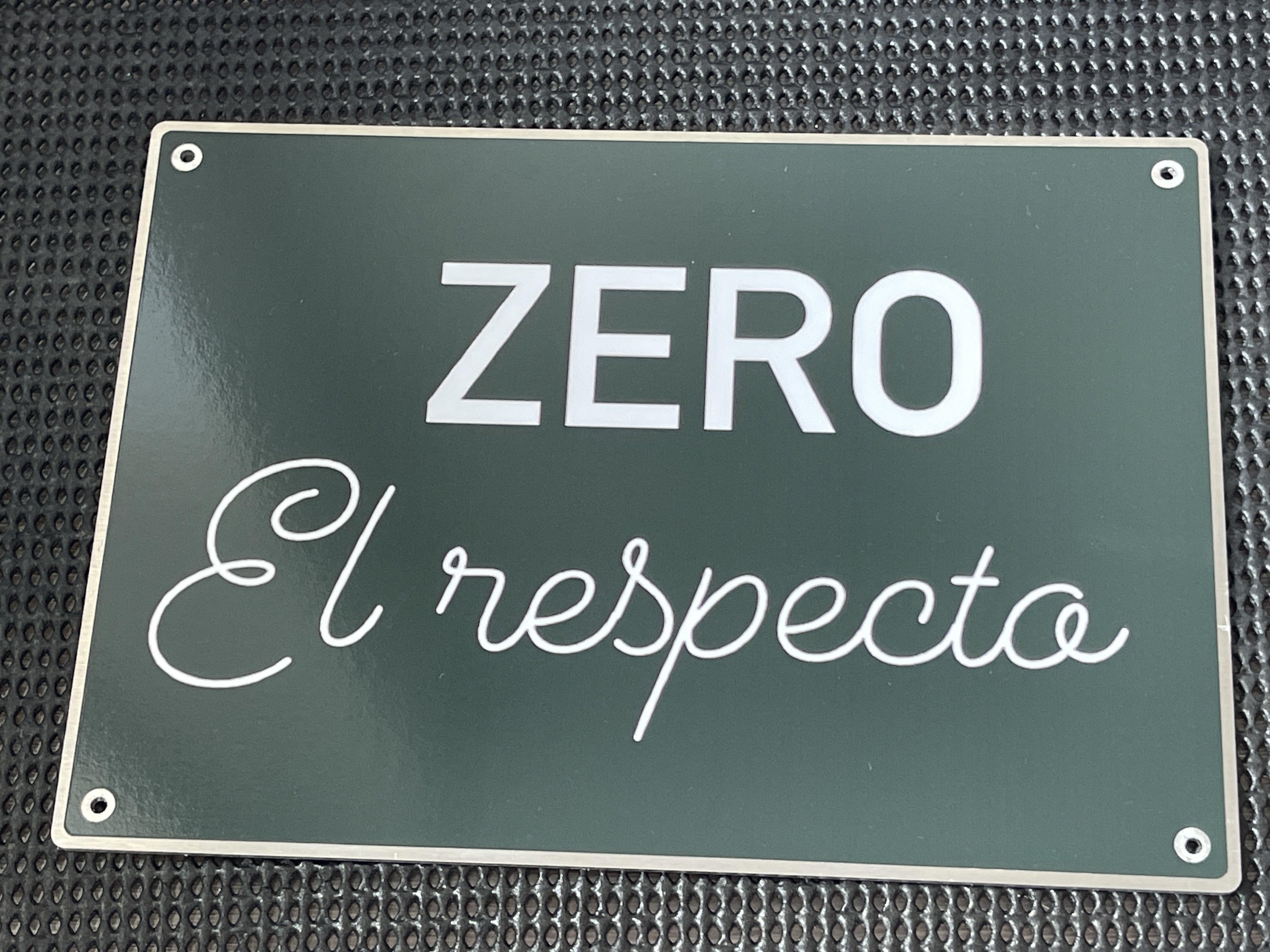 Hliníková tabuľka  pozorpes.sk