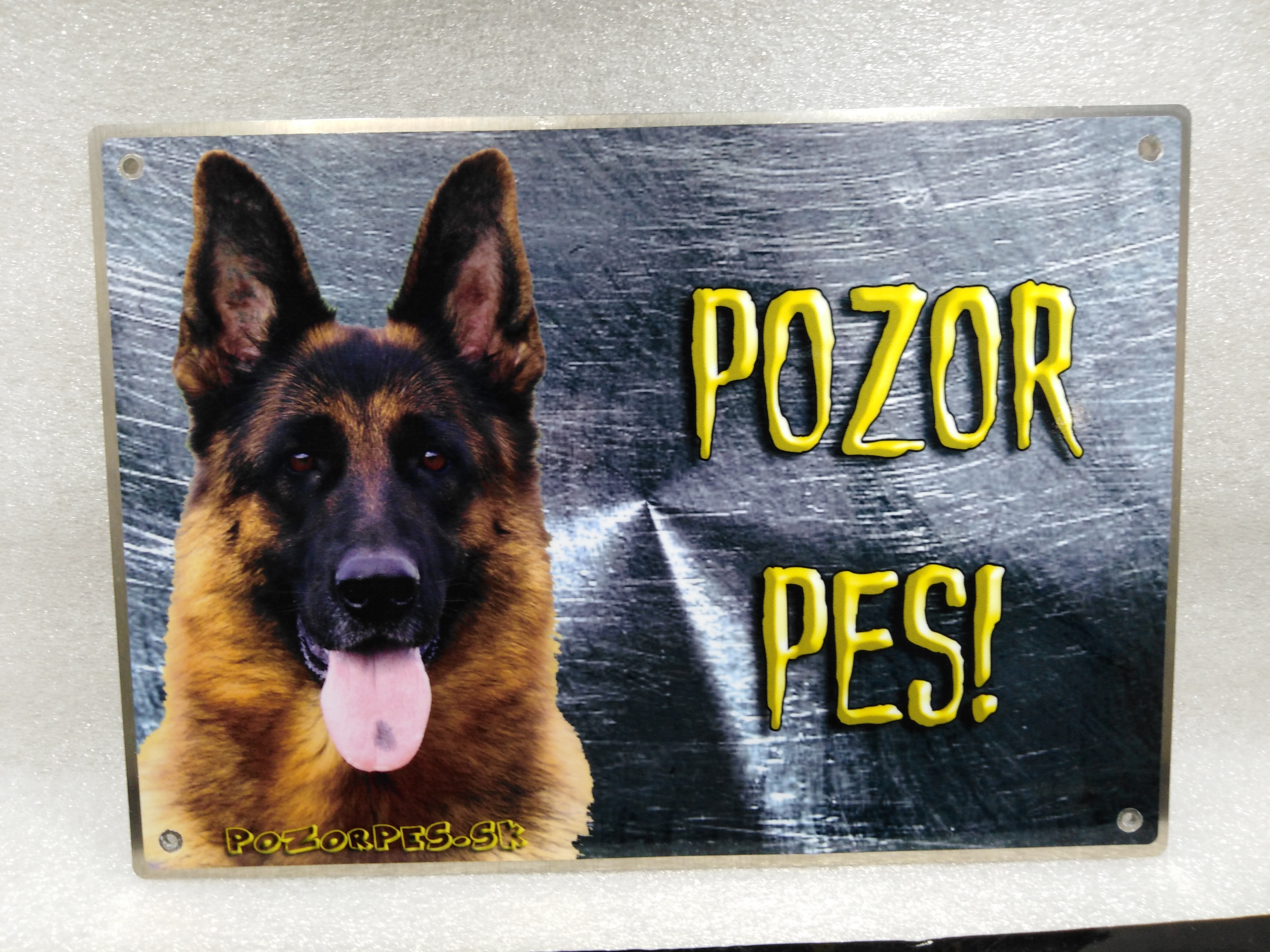 Pozorpes.sk,  výstražná tabuľka