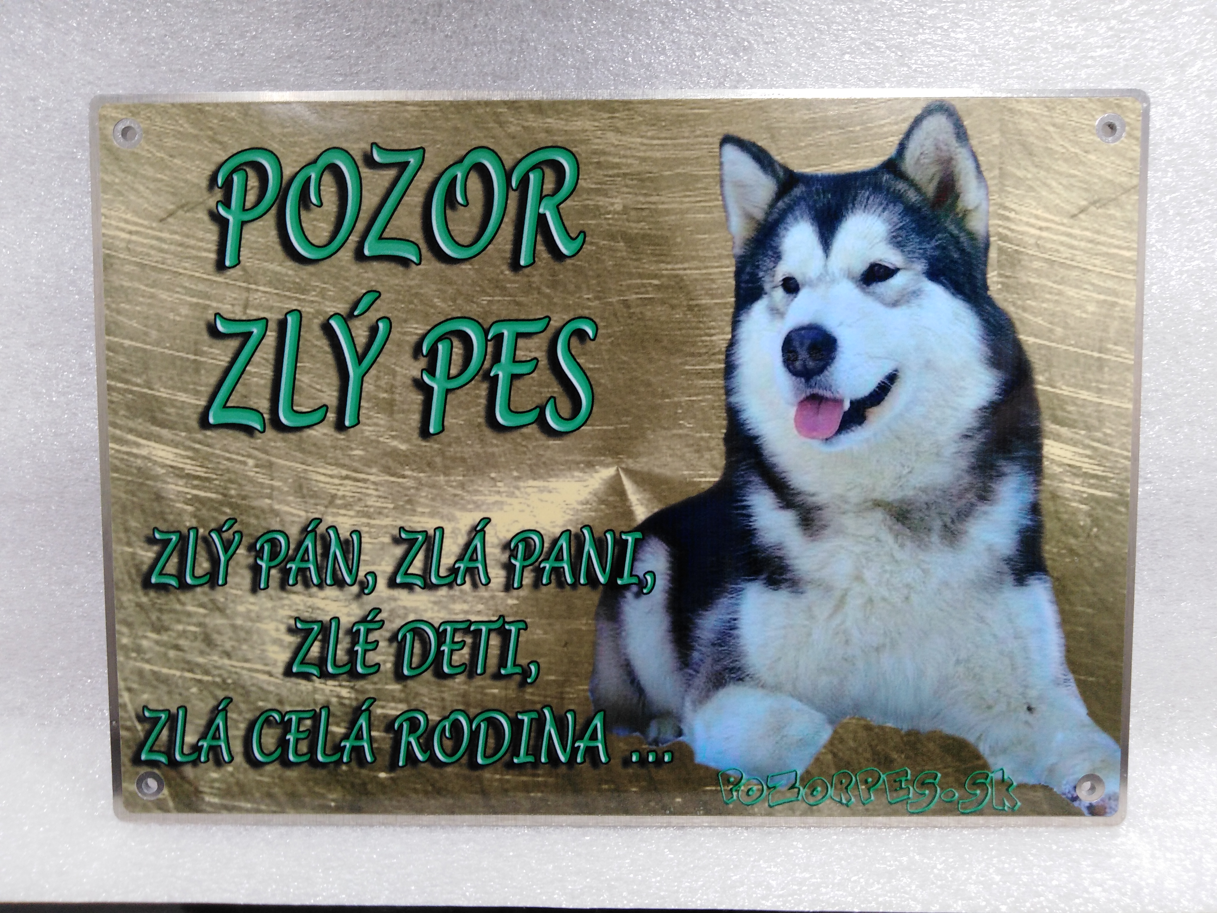 Pozorpes.sk,  výstražná tabuľka