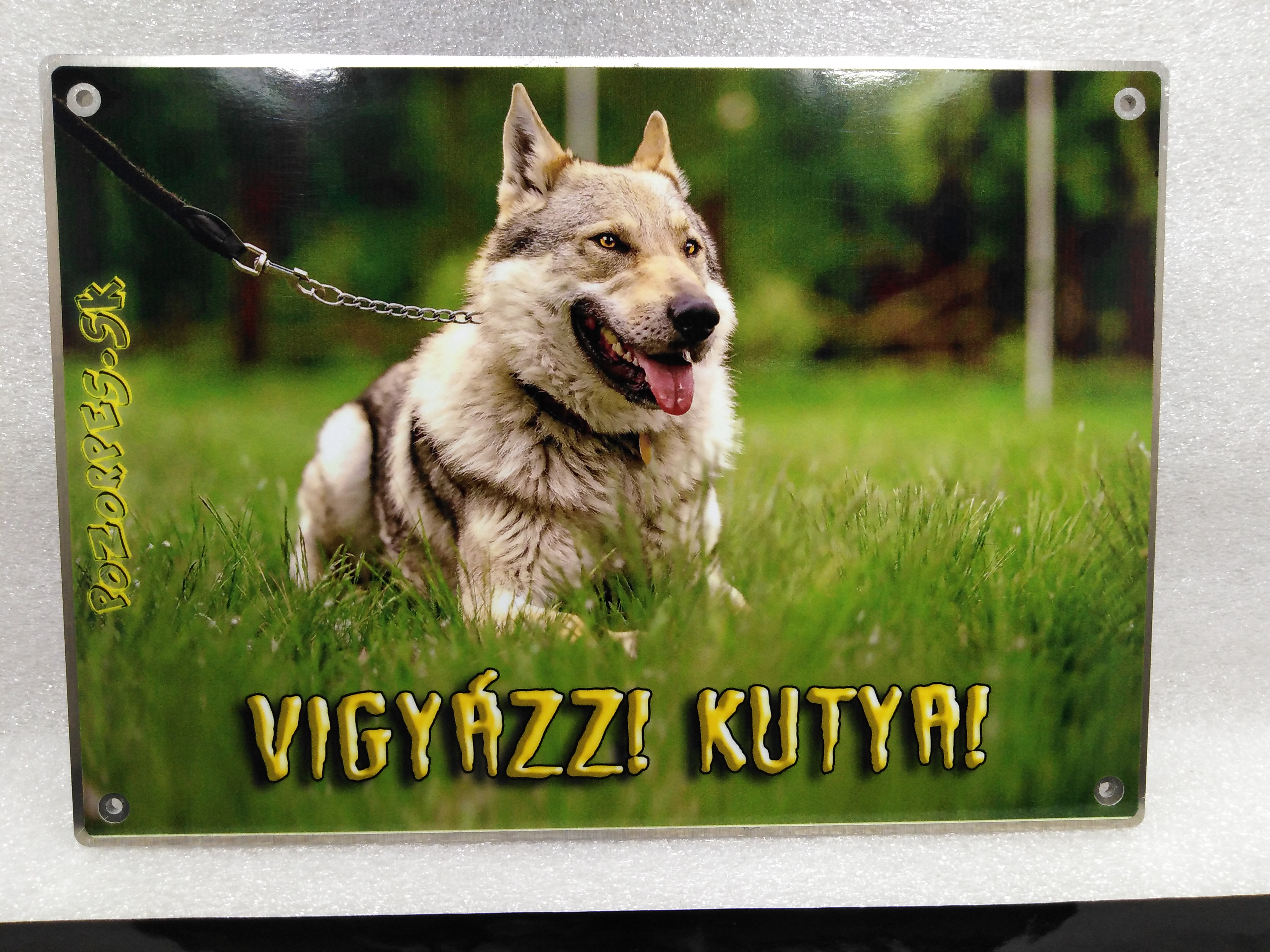 Pozorpes.sk,  výstražná tabuľka