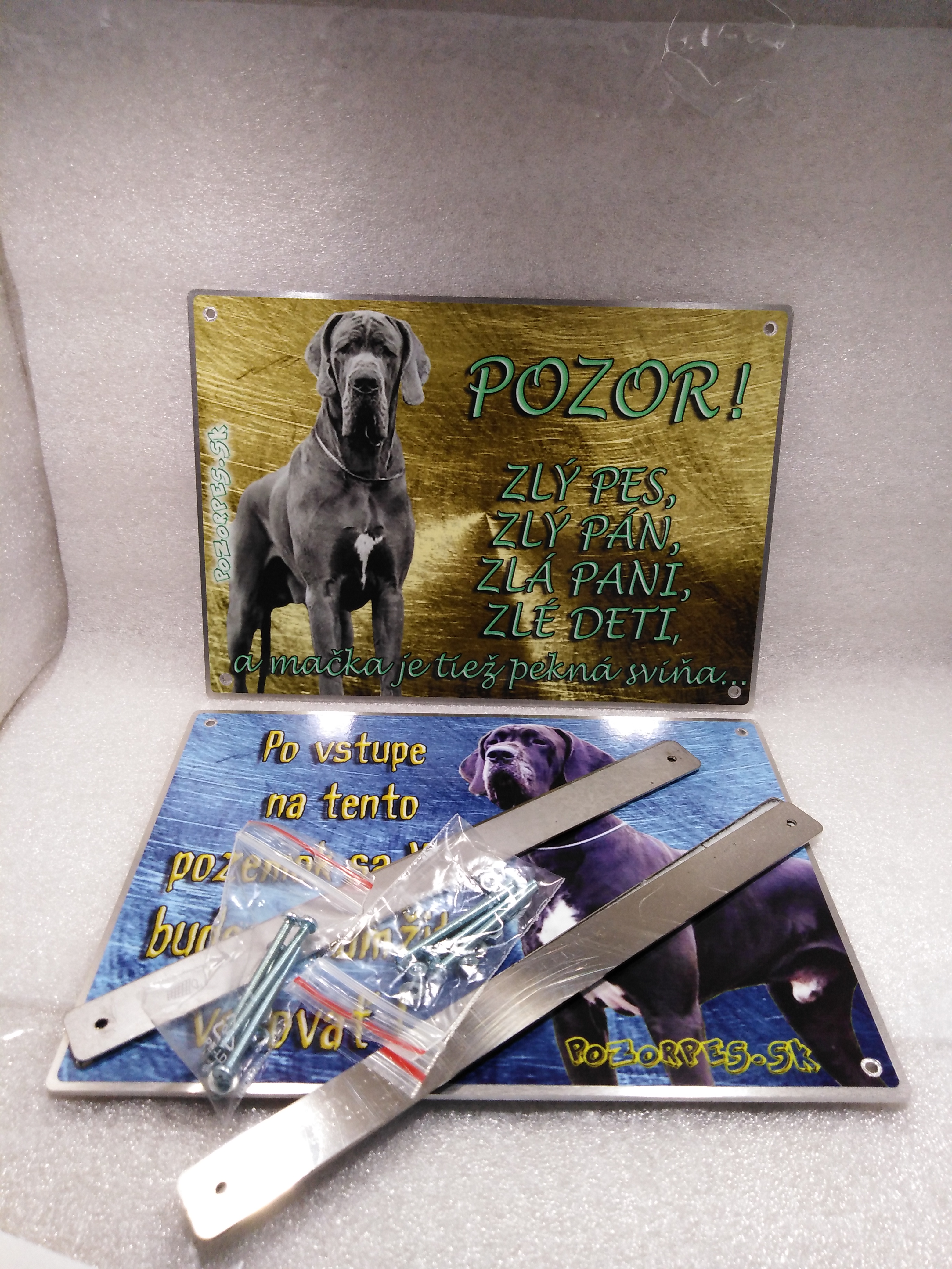 Pozorpes.sk,  výstražná tabuľka